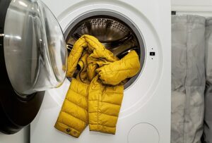 Як правильно прати пуховик